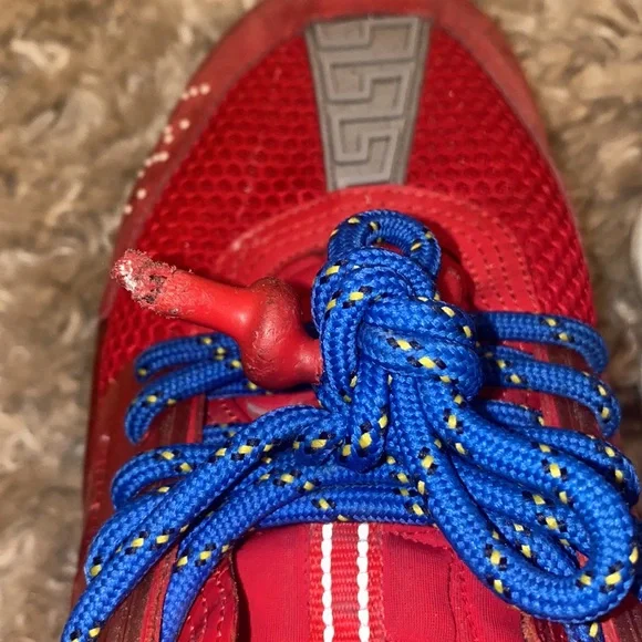 Versace chain reactions